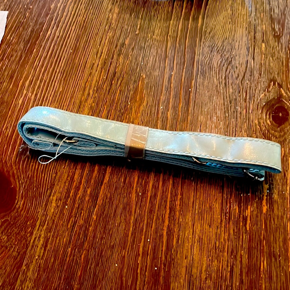 NWOT Vinyl adjustable strap for tote or bag.